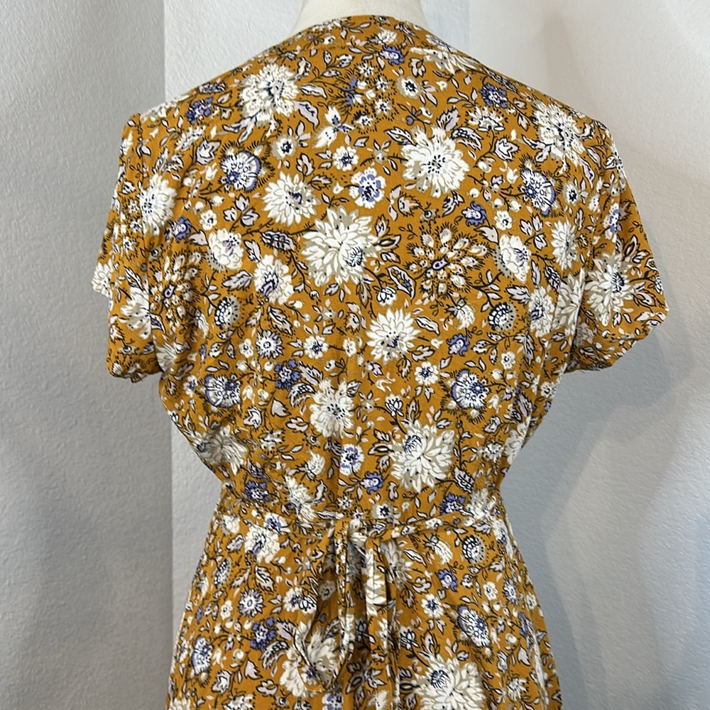 Old Navy Wrap Front Mustard Floral Dress Size medium NWT - Picture 11 of 13